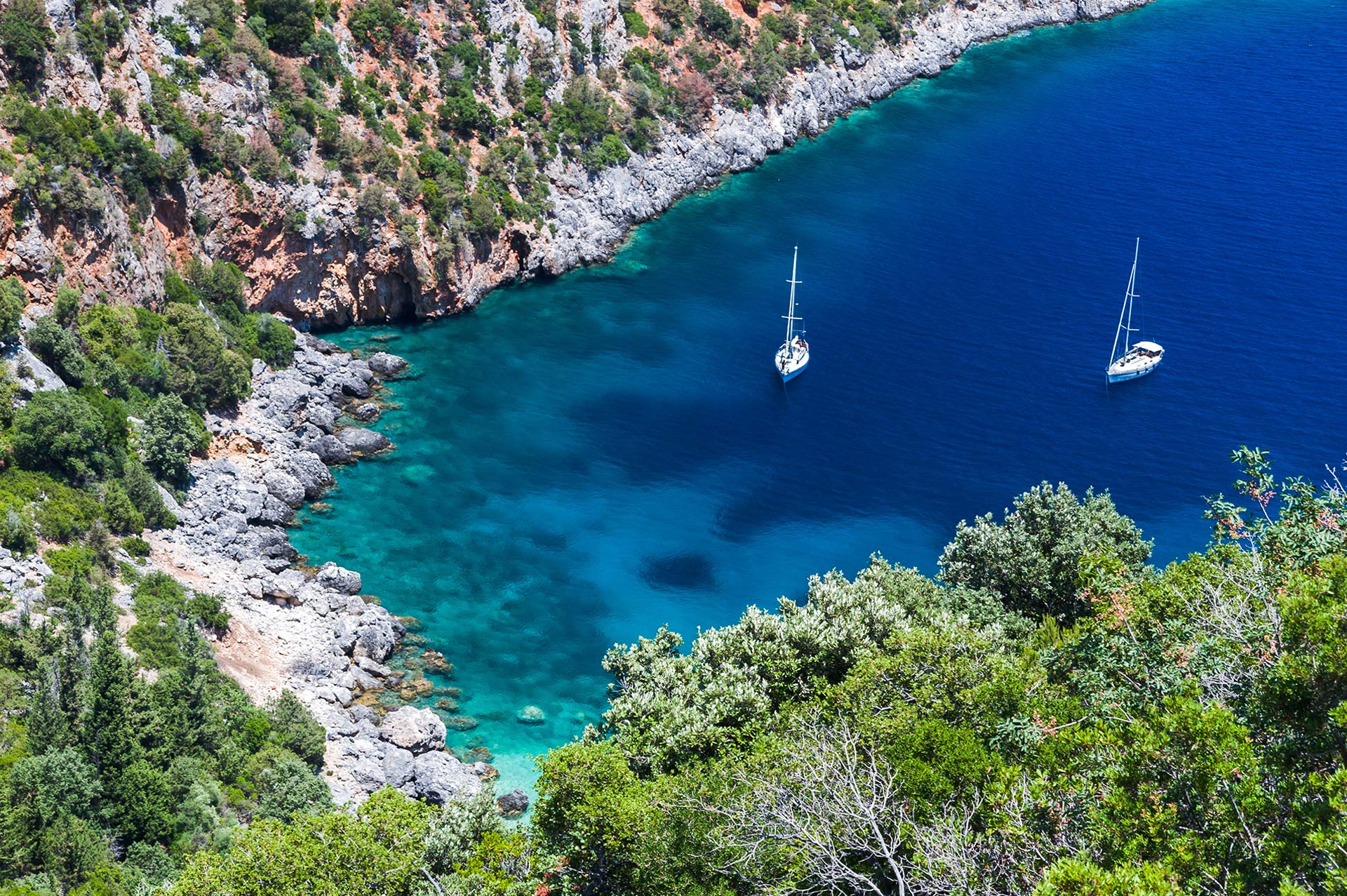 charter yacht kefalonia