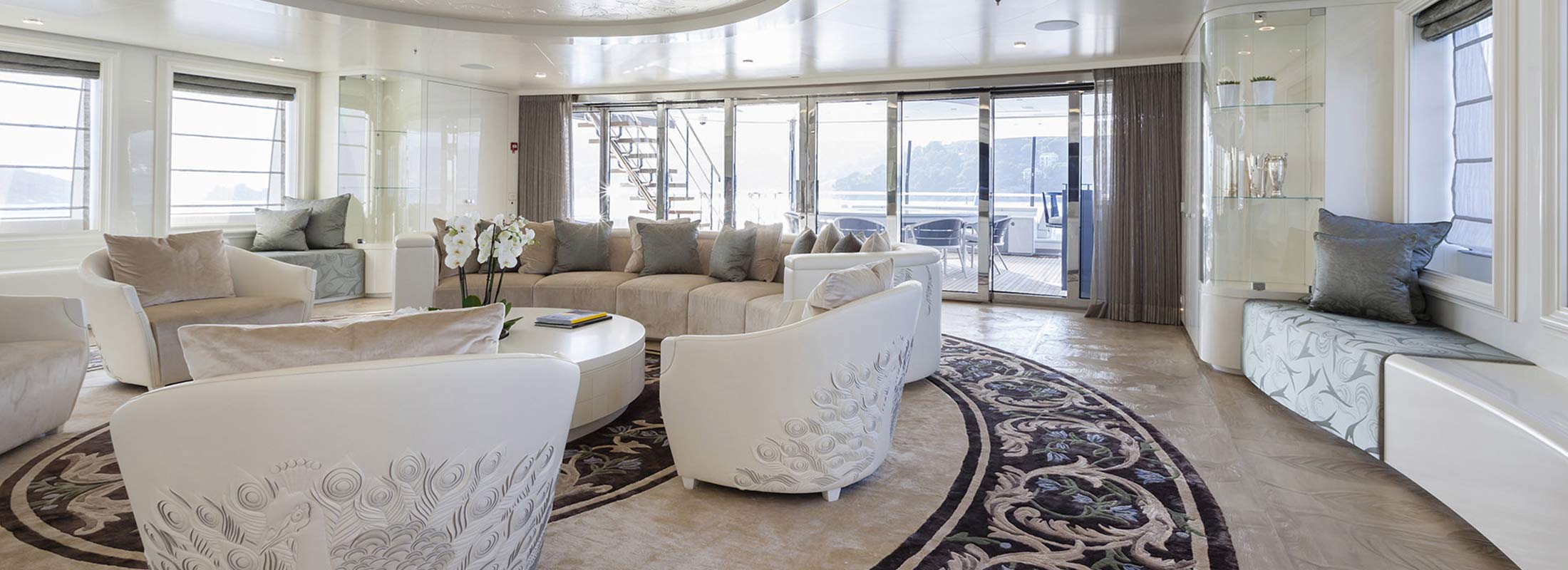 Quinta-Essentia-Motor-Yacht-for-sale-slider-03.jpg
