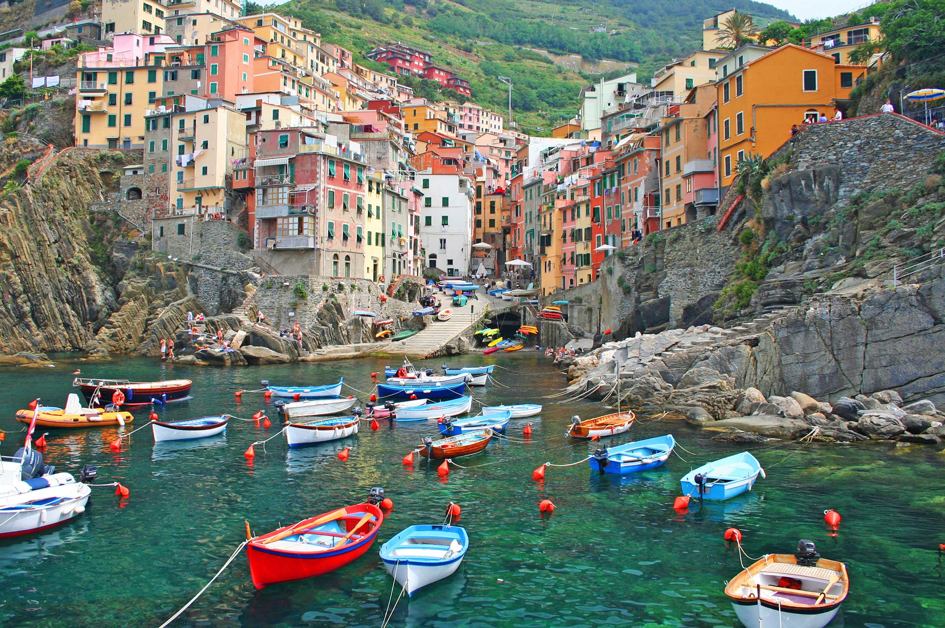 Условия жизни в италии. Чинкве-Терре Италия. Cinque Terre Италия. Чинкве-Терре Италия Ривьера. Чинквитерра Италия.